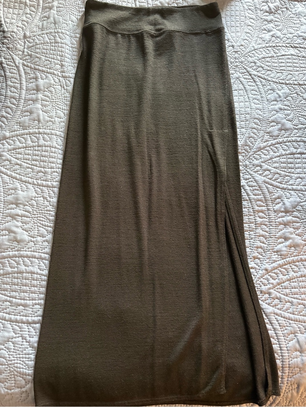 Aritzia Wilfred Stretch Jersey Maxi Skirt with slit